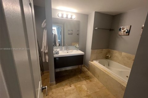 Copropriété à vendre à Coral Gables, Floride: 3 chambres, 124.21 m2 № 1896694 - photo 15