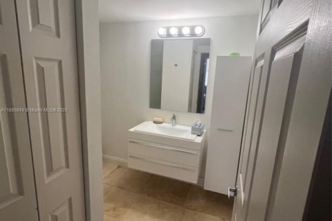 Copropriété à vendre à Coral Gables, Floride: 3 chambres, 124.21 m2 № 1896694 - photo 23