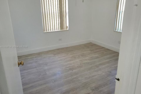 Casa en venta en Homestead, Florida, 4 dormitorios, 121.61 m2 № 1997041 - foto 11