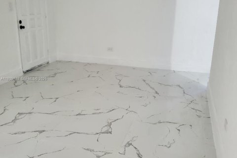 Casa en venta en Homestead, Florida, 4 dormitorios, 121.61 m2 № 1997041 - foto 6