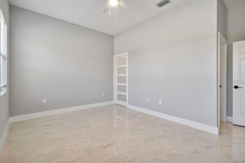 Casa en venta en Port Charlotte, Florida, 3 dormitorios, 168.15 m2 № 2218478 - foto 10