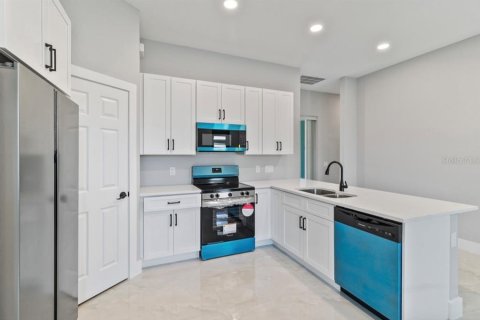 Casa en venta en Port Charlotte, Florida, 3 dormitorios, 168.15 m2 № 2218478 - foto 9