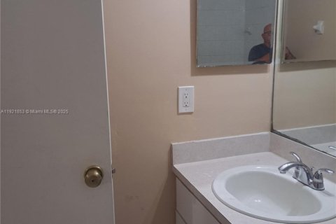 Adosado en venta en Homestead, Florida, 3 dormitorios, 89.56 m2 № 1975772 - foto 7