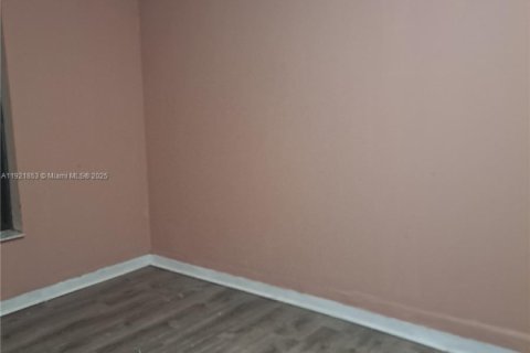 Adosado en venta en Homestead, Florida, 3 dormitorios, 89.56 m2 № 1975772 - foto 17