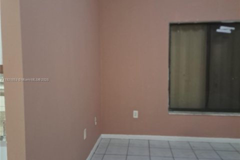 Adosado en venta en Homestead, Florida, 3 dormitorios, 89.56 m2 № 1975772 - foto 10