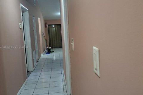 Adosado en venta en Homestead, Florida, 3 dormitorios, 89.56 m2 № 1975772 - foto 3