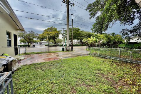 Villa ou maison à vendre à Miami, Floride: 3 chambres, 99.68 m2 № 1924081 - photo 14