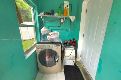 Villa ou maison à vendre à Miami, Floride: 3 chambres, 99.68 m2 № 1924081 - photo 12