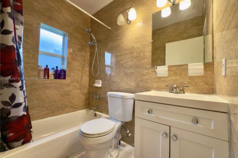 Villa ou maison à vendre à Miami, Floride: 3 chambres, 99.68 m2 № 1924081 - photo 8