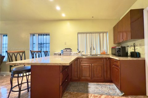 Villa ou maison à vendre à Miami, Floride: 3 chambres, 99.68 m2 № 1924081 - photo 6