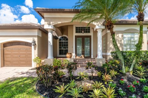 House in Davie, Florida 4 bedrooms, 276.2 sq.m. № 1882363 - photo 8