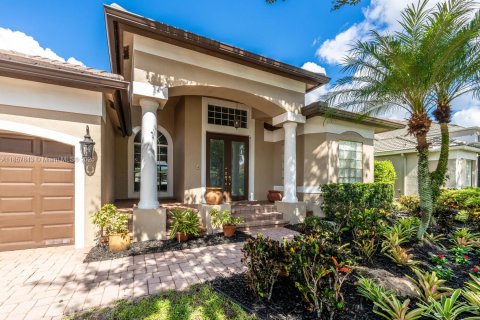 House in Davie, Florida 4 bedrooms, 276.2 sq.m. № 1882363 - photo 10