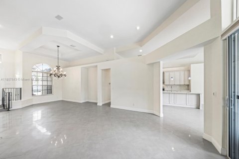 House in Davie, Florida 4 bedrooms, 276.2 sq.m. № 1882363 - photo 21