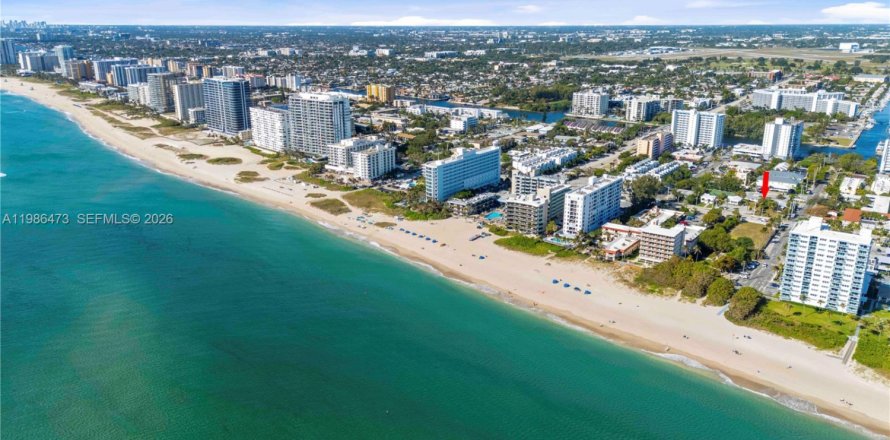 Condominio en Pompano Beach, Florida, 1 dormitorio  № 2048197