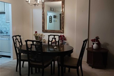 Condo in Lauderdale Lakes, Florida, 2 bedrooms  № 1992031 - photo 14