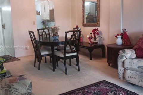 Condo in Lauderdale Lakes, Florida, 2 bedrooms  № 1992031 - photo 5