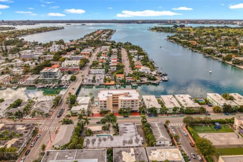 Condo in Miami Beach, Florida, 2 bedrooms № 2026669