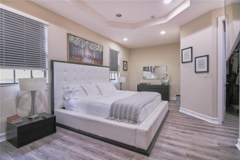 Townhouse in Plantation, Florida 3 bedrooms, 175.77 sq.m. № 2168754 - photo 18