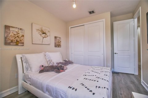 Townhouse in Plantation, Florida 3 bedrooms, 175.77 sq.m. № 2168754 - photo 12