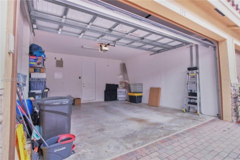 Townhouse in Plantation, Florida 3 bedrooms, 175.77 sq.m. № 2168754 - photo 23