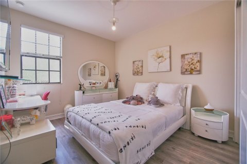 Townhouse in Plantation, Florida 3 bedrooms, 175.77 sq.m. № 2168754 - photo 11