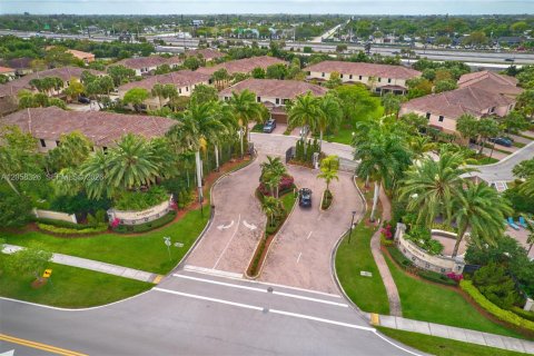 Townhouse in Plantation, Florida 3 bedrooms, 175.77 sq.m. № 2168754 - photo 24