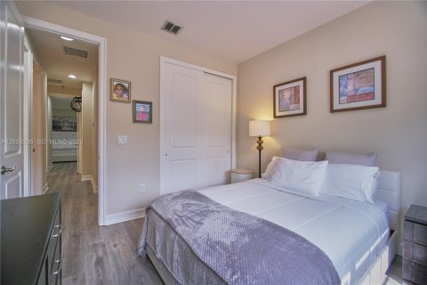 Townhouse in Plantation, Florida 3 bedrooms, 175.77 sq.m. № 2168754 - photo 14