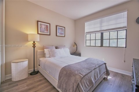 Townhouse in Plantation, Florida 3 bedrooms, 175.77 sq.m. № 2168754 - photo 13