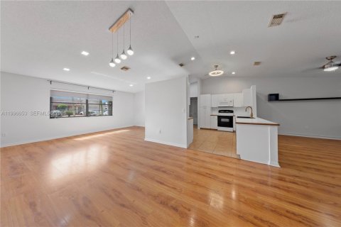 Casa en venta en Homestead, Florida, 3 dormitorios, 174.47 m2 № 2058689 - foto 16