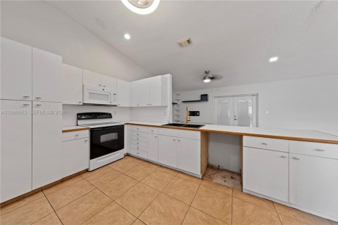Casa en venta en Homestead, Florida, 3 dormitorios, 174.47 m2 № 2058689 - foto 8
