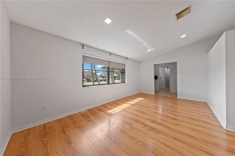 Casa en venta en Homestead, Florida, 3 dormitorios, 174.47 m2 № 2058689 - foto 13