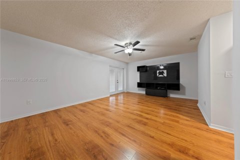 Casa en venta en Homestead, Florida, 3 dormitorios, 174.47 m2 № 2058689 - foto 17