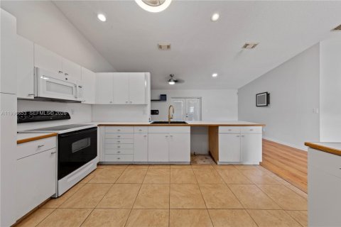 Casa en venta en Homestead, Florida, 3 dormitorios, 174.47 m2 № 2058689 - foto 9