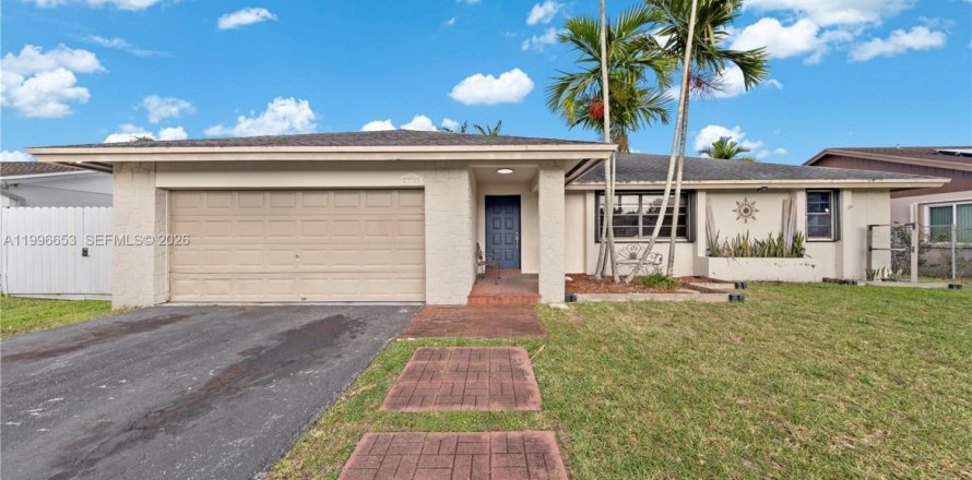 Casa en Homestead, Florida 3 dormitorios, 174.47 m2 № 2058689