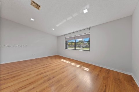 Casa en venta en Homestead, Florida, 3 dormitorios, 174.47 m2 № 2058689 - foto 14