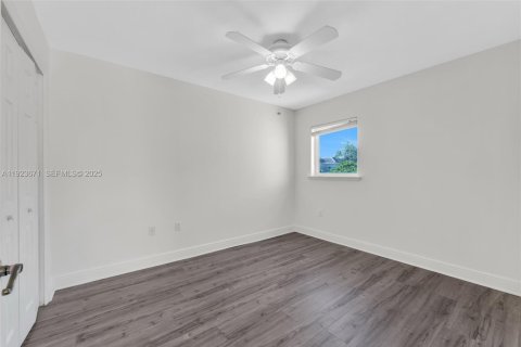 Townhouse in Palmetto Bay, Florida 3 bedrooms, 217.76 sq.m. № 1982084 - photo 14