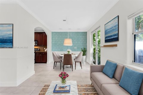 Townhouse in Palmetto Bay, Florida 3 bedrooms, 217.76 sq.m. № 1982084 - photo 6