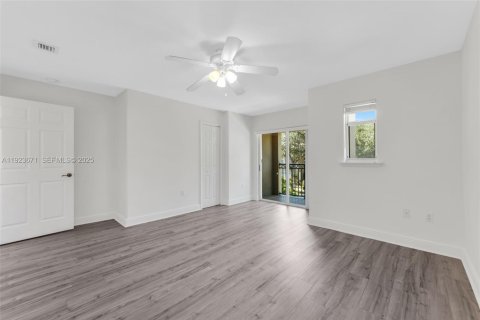 Townhouse in Palmetto Bay, Florida 3 bedrooms, 217.76 sq.m. № 1982084 - photo 13