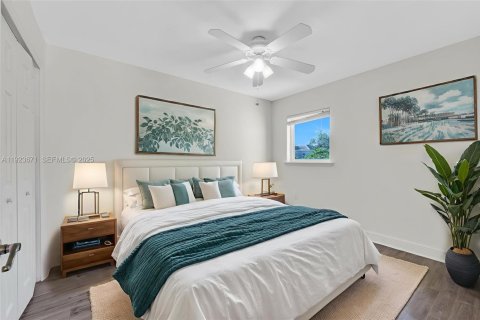 Townhouse in Palmetto Bay, Florida 3 bedrooms, 217.76 sq.m. № 1982084 - photo 11