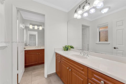 Townhouse in Palmetto Bay, Florida 3 bedrooms, 217.76 sq.m. № 1982084 - photo 20