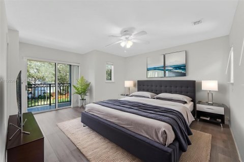 Townhouse in Palmetto Bay, Florida 3 bedrooms, 217.76 sq.m. № 1982084 - photo 12