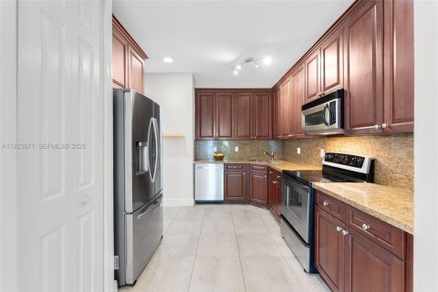 Townhouse in Palmetto Bay, Florida 3 bedrooms, 217.76 sq.m. № 1982084 - photo 4