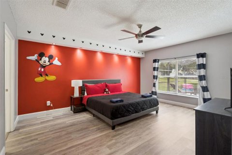 House in Kissimmee, Florida 5 bedrooms, 215.25 sq.m. № 2114772 - photo 14