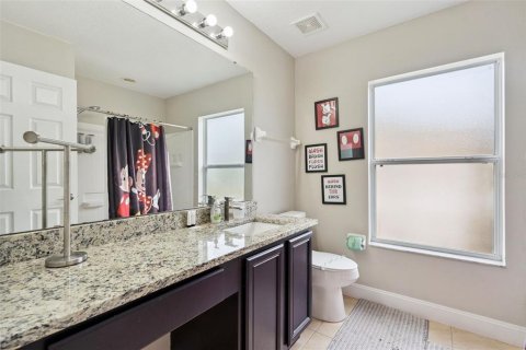 House in Kissimmee, Florida 5 bedrooms, 215.25 sq.m. № 2114772 - photo 20