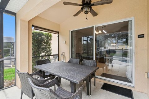 House in Kissimmee, Florida 5 bedrooms, 215.25 sq.m. № 2114772 - photo 28