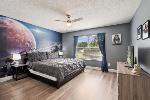 House in Kissimmee, Florida 5 bedrooms, 215.25 sq.m. № 2114772 - photo 12