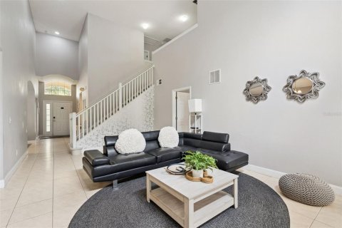 House in Kissimmee, Florida 5 bedrooms, 215.25 sq.m. № 2114772 - photo 5