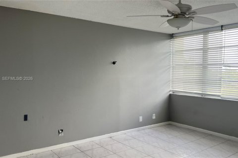 Condominio en venta en Lauderhill, Florida, 2 dormitorios, 106.65 m2 № 2024870 - foto 11