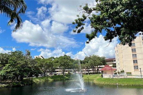 Condominio en venta en Lauderhill, Florida, 2 dormitorios, 106.65 m2 № 2024870 - foto 5