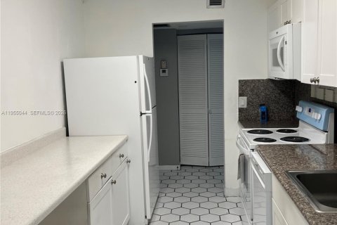 Condominio en venta en Lauderhill, Florida, 2 dormitorios, 106.65 m2 № 2024870 - foto 9